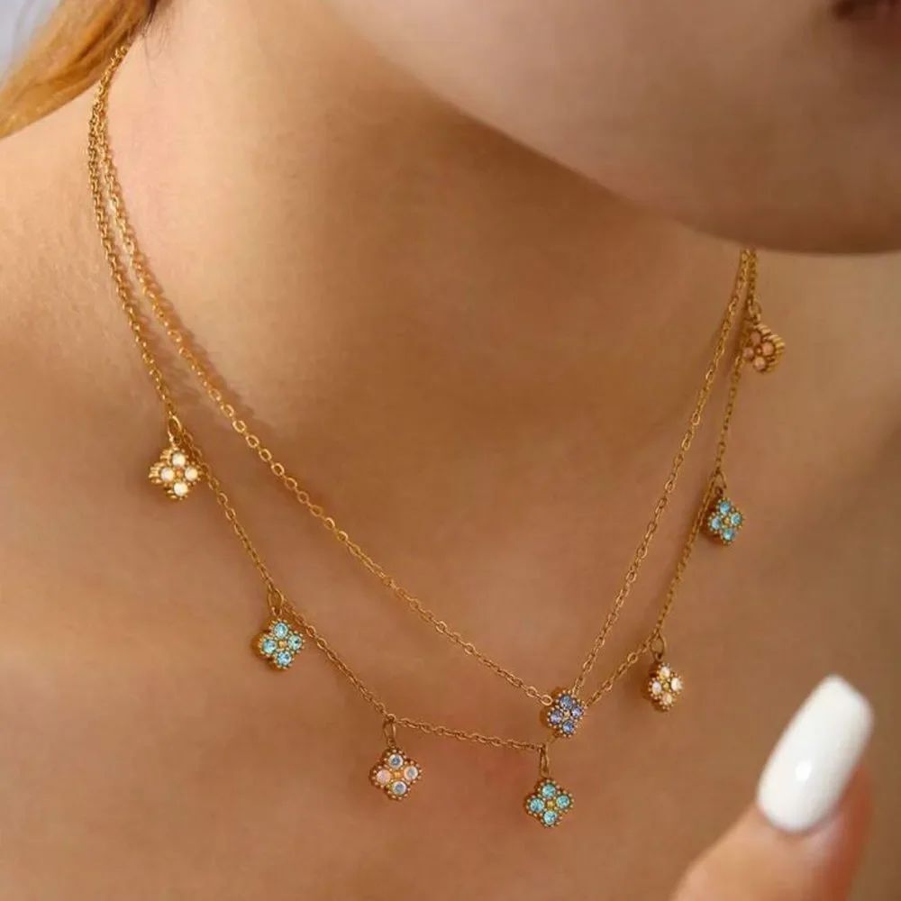 Blue Flower Pendant Q896